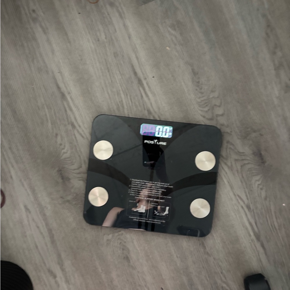 Digital Body smart Scale in Black with Silver Sensors